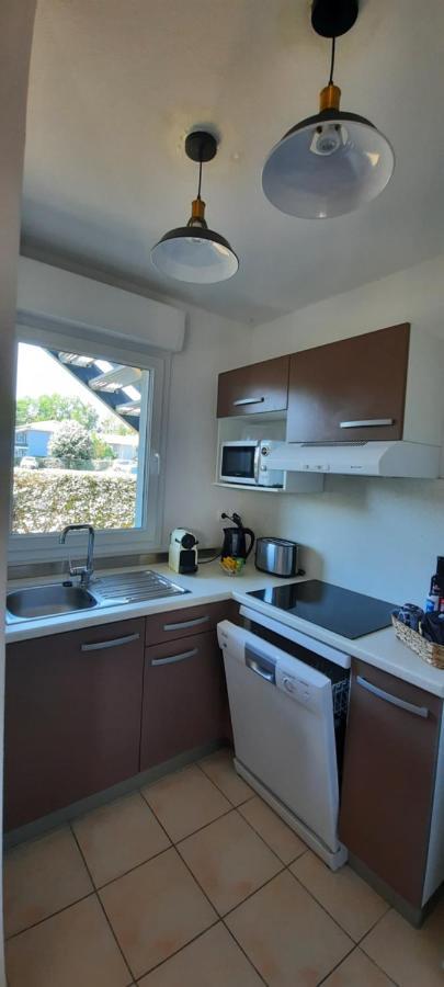 Chez Ced Et Laeti: Private Apartment with Garden, Pool, and Coastal Charm Le Verdon-sur-Mer Exterior photo